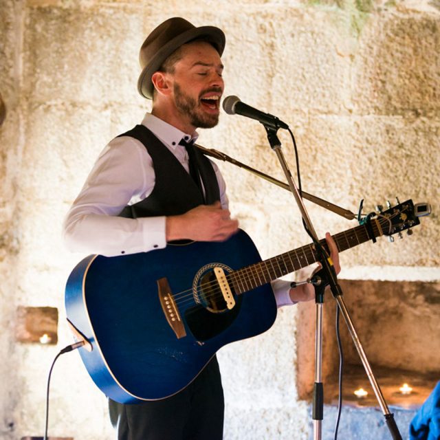 Singer at a wedding planned by Jenny Wren, Wedding Planner in Cornwall